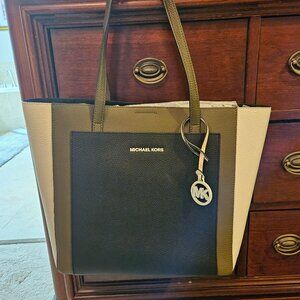 MICHAEL KORS GEMMA HANDBAG. NEW WITH TAGS!